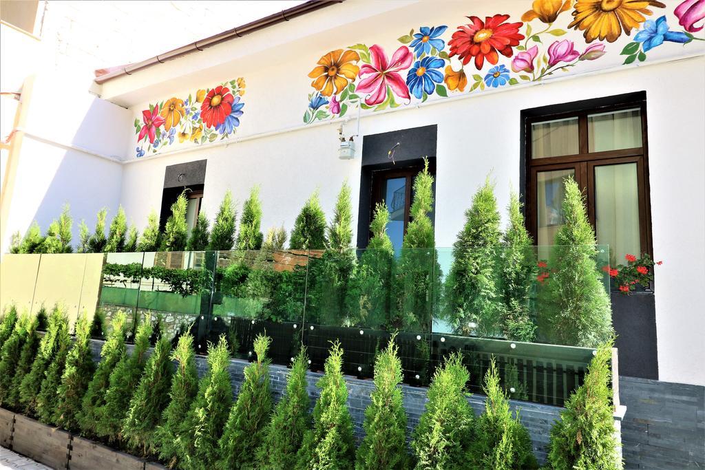 Flowers House Sibiu Eksteriør billede